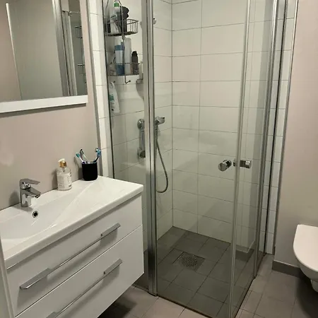 Διαμέρισμα Newer Townhouse With Proximity To A Communal Outdoor Area Tysvaer