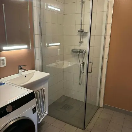 Apartment Newer Townhouse With Proximity To A Communal Outdoor Area *